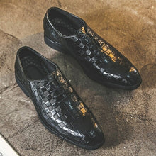 Load image into Gallery viewer, Oxford Men Shoes Business Casual Black Brown Classic Plaid Lace Up