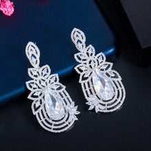 Load image into Gallery viewer, Pera Vintage Champagne Cubic Zirconia Yellow Gold Long Big Water Drop