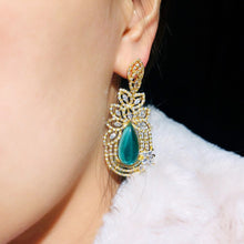 Load image into Gallery viewer, Pera Vintage Champagne Cubic Zirconia Yellow Gold Long Big Water Drop