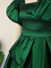 Load image into Gallery viewer, Elegant Square Neck Puff Sleeve