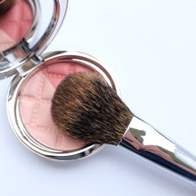 Load image into Gallery viewer, Professional Handmade Makeup Brushes Soft Squirre Hair Highlighter