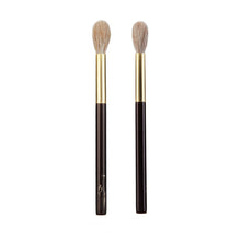 Load image into Gallery viewer, SD08 Professional Handmade Make Up Brush Small Tapered Highlighter