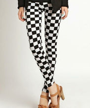 Load image into Gallery viewer, Spring summer checkerboard slim leggings