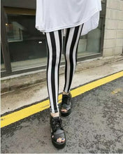 Load image into Gallery viewer, Spring summer checkerboard slim leggings