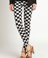 Load image into Gallery viewer, Spring summer checkerboard slim leggings