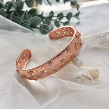 Load image into Gallery viewer, Vintage Cuff Bangle Brushed Cut Four Leaf Flower Micro AAA Zircon
