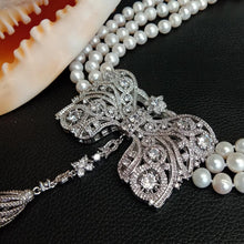 Load image into Gallery viewer, 3 Strands Freshwater Cultured White Pearl Necklace Bowknot