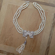 Load image into Gallery viewer, 3 Strands Freshwater Cultured White Pearl Necklace Bowknot