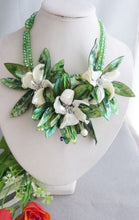 Load image into Gallery viewer, new !!  Latest Design Shell Flowers Wedding Crystal Necklace Women