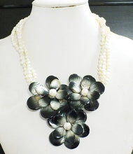 Load image into Gallery viewer, pearl  shell flowers necklace 20“|Choker Necklaces| - Sophornlilly